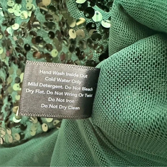 BOSTON PROPER Sequined Emerald Cold-Shoulder Blouse Top NWT Women’s Size Medium - Picture 9 of 11